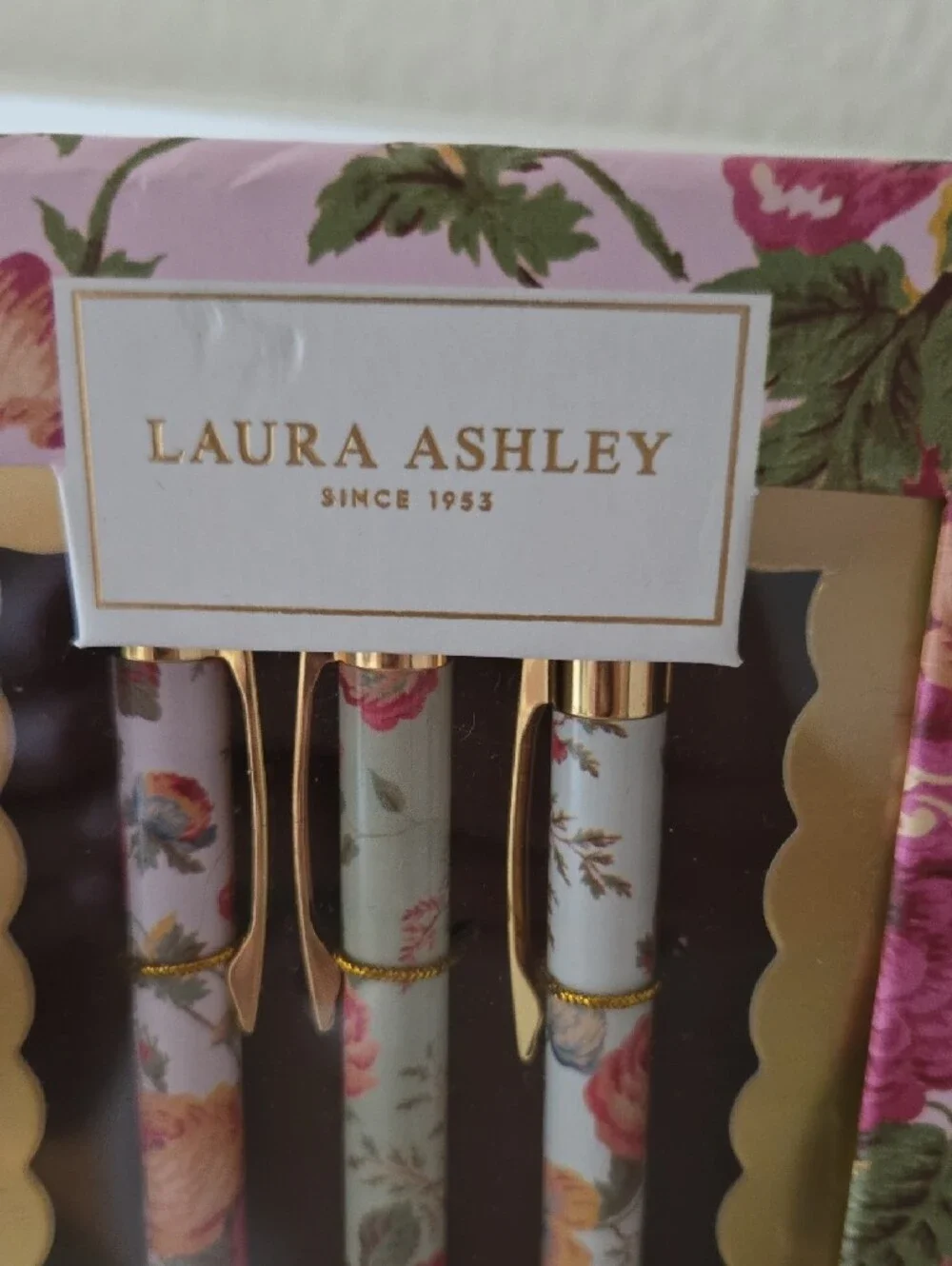 Laura Ashley Pen Set of 3 New In Box
